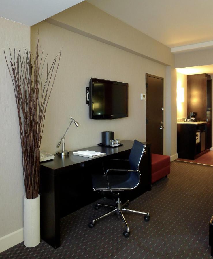 Armon Plaza Montreal Airpt, Trademark Collection By Wyndham Bagian luar foto