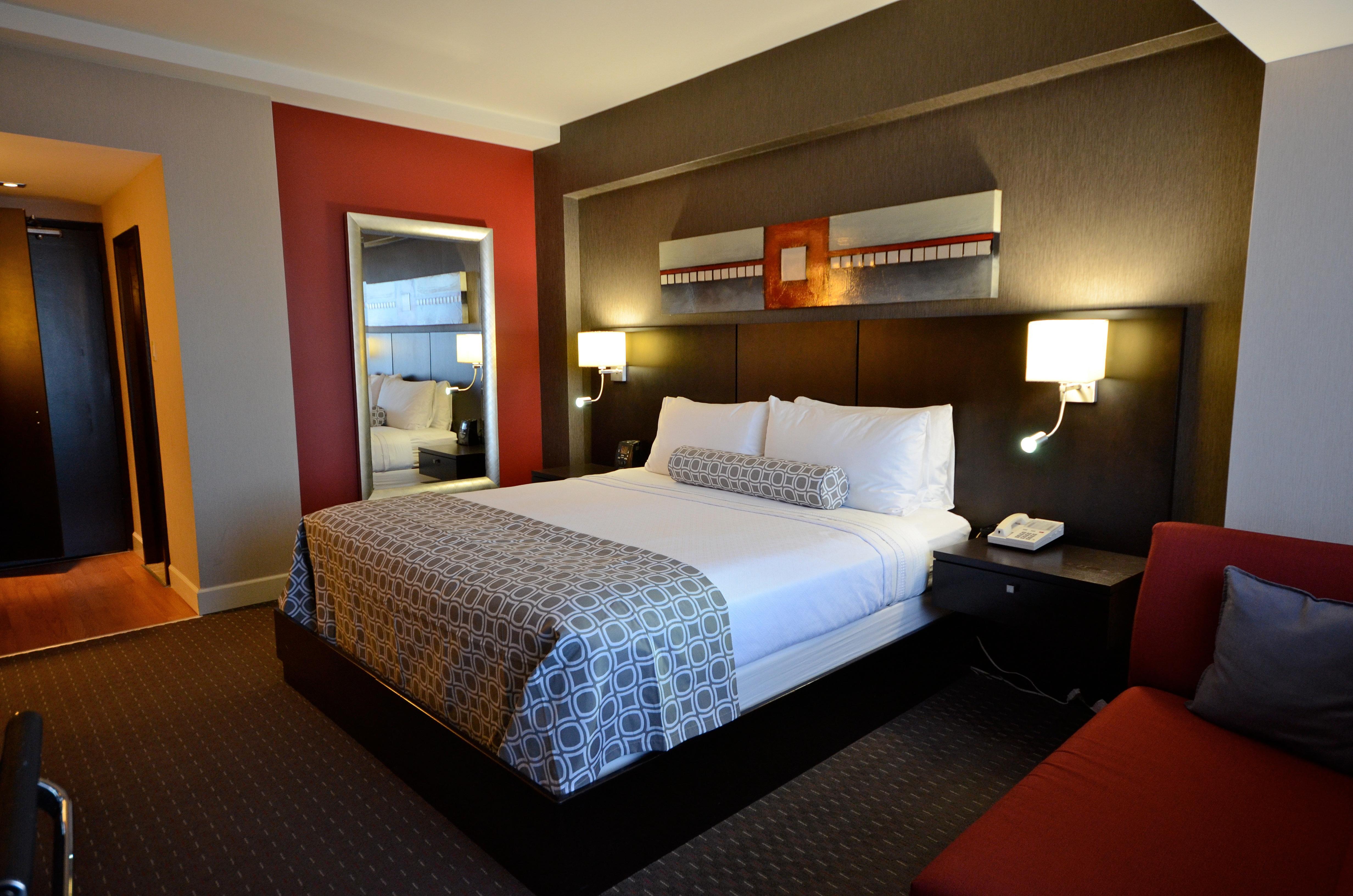 Armon Plaza Montreal Airpt, Trademark Collection By Wyndham Bagian luar foto