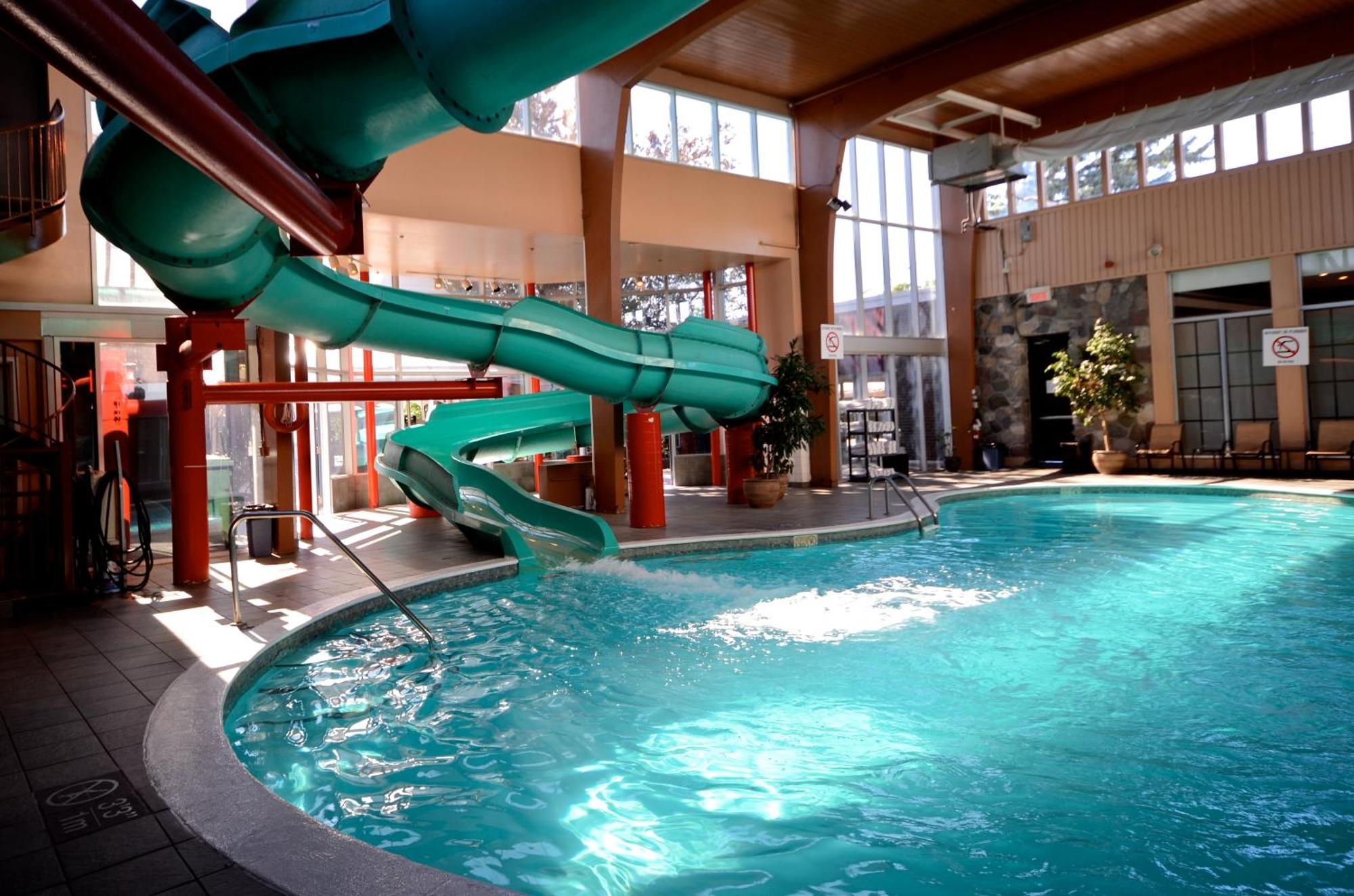 Armon Plaza Montreal Airpt, Trademark Collection By Wyndham Bagian luar foto